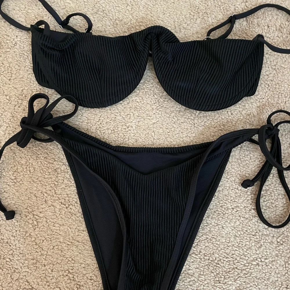 Brand new frankies bikini set! - Picture 2 of 3
